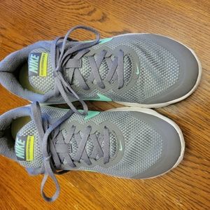 Nike Running Shoe Grey Womens Sz 8.5